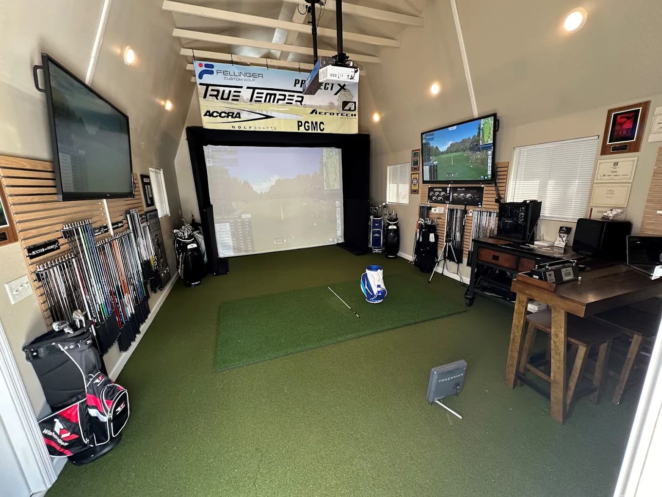 Fellinger Custom Golf fitting studio